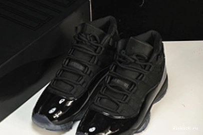 AND JORDAN CAP GOWN - RETRO 11 1017